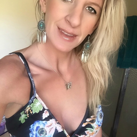 🆕Bohemian Dangle Earrings - Picture 2 of 2